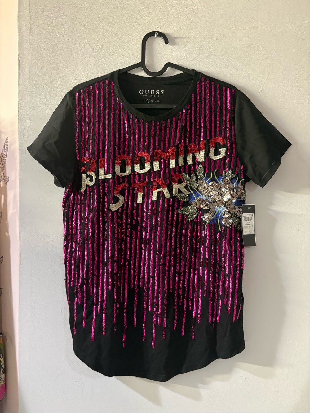 NWT GUESS Size Small Sequin 'Blooming Star' Short Sleeve Tee -
